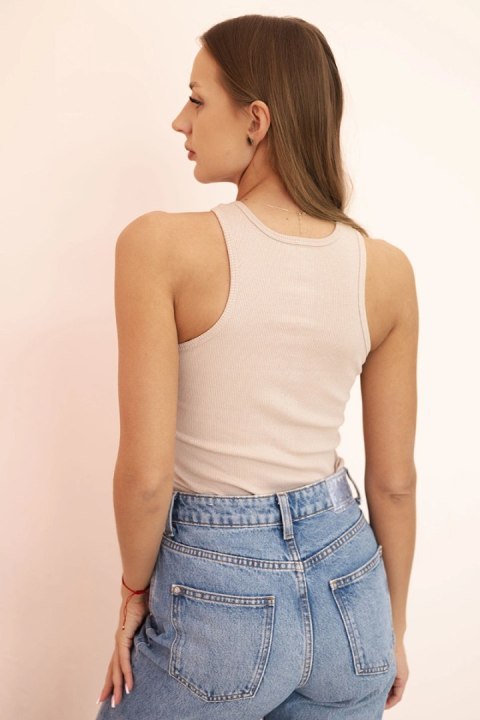 Bluzka damska bez rękawów z wycięciem i ozdobną klamrą beżowa