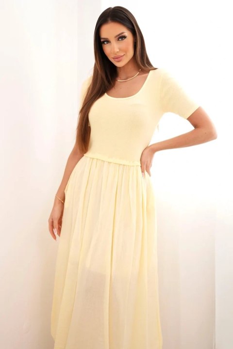 Sukienka damska bawełniana midi z krótkim rękawem i rozkloszowanym dołem żółta