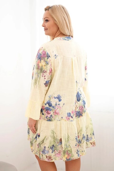 Sukienka damska bawełniana Plus Size z dekoltem V i guzikami kwiatowy wzór żółta