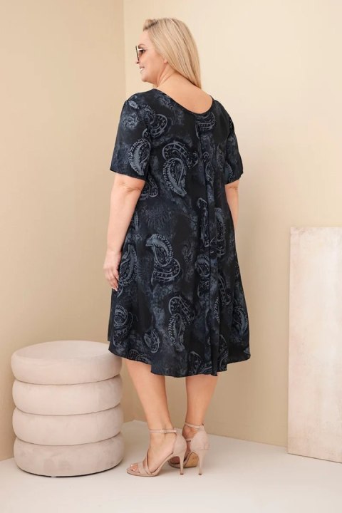 Sukienka damska wiskozowa Plus Size z krótkim rękawem i fasonem paisley czarna