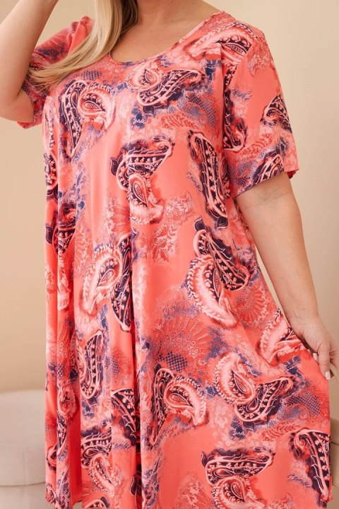Sukienka damska wiskozowa Plus Size z krótkim rękawem i fasonem paisley malinowa
