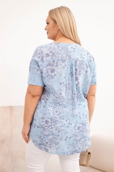 Bluzka damska bawełniana Plus Size z krótkim rękawem i ozdobnym guzikiem niebieska