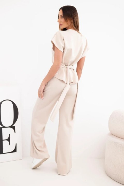 Komplet damski masełko z bluzką z krótkim rękawem i spodniami szeroka nogawka beżowy