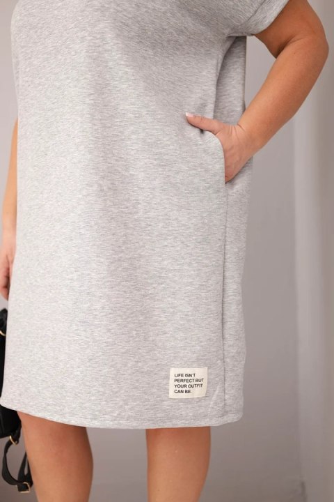 Sukienka damska Plus Size z krótkim rękawem i kieszeniami szary melanż