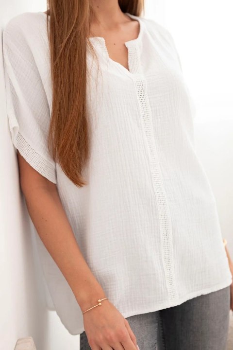 Bluzka damska bawełniana oversize z dekoltem V i koronką biała