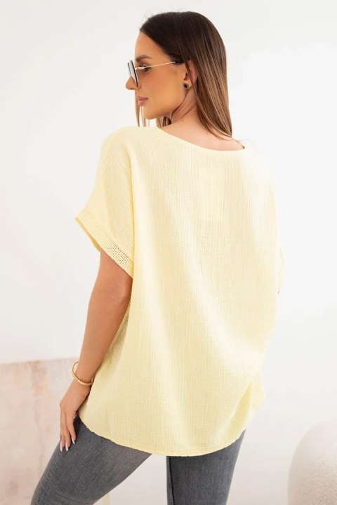 Bluzka damska bawełniana oversize z dekoltem V i koronką żółta