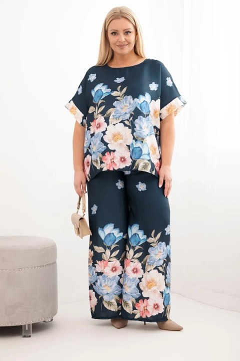 Komplet damski Plus Size z bluzką i spodniami w kwiaty z szeroką nogawką granatowy