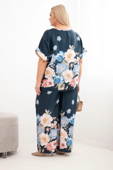Komplet damski Plus Size z bluzką i spodniami w kwiaty z szeroką nogawką granatowy