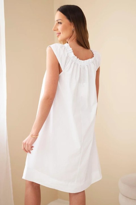 Sukienka damska bawełniana z marszczonym dekoltem i falbanką biała