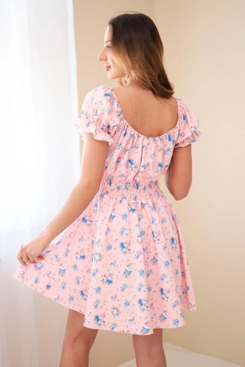 Sukienka damska w kwiaty z bufiastym rękawem i elastyczną talią pudrowy róż