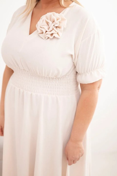 Sukienka damska wiskozowa Plus Size z dekoltem V i marszczoną talią jasno beżowa