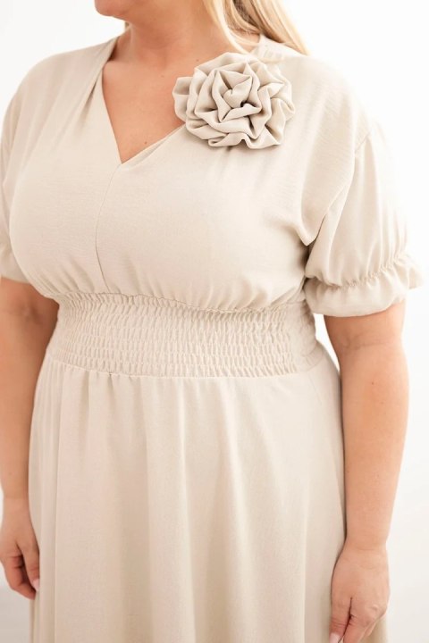 Sukienka damska wiskozowa Plus Size z dekoltem V i marszczoną talią ciemno beżowa